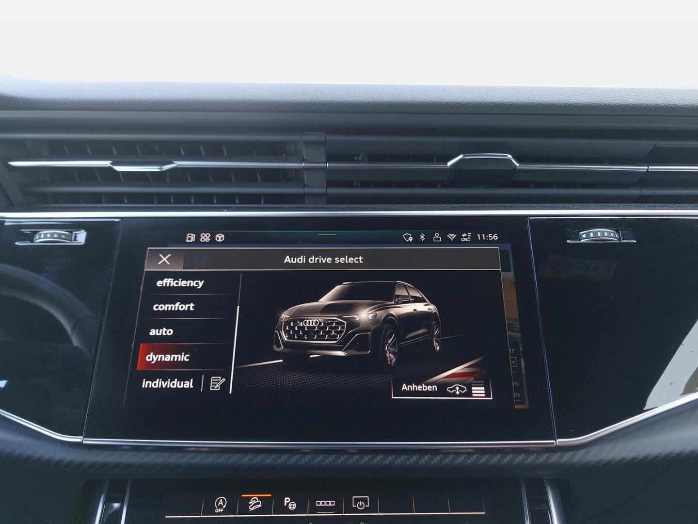 Bild über Audi SQ8 SUV TFSI quattro tiptronic - für weitere Informationen kontaktieren Sie den Audi Partner