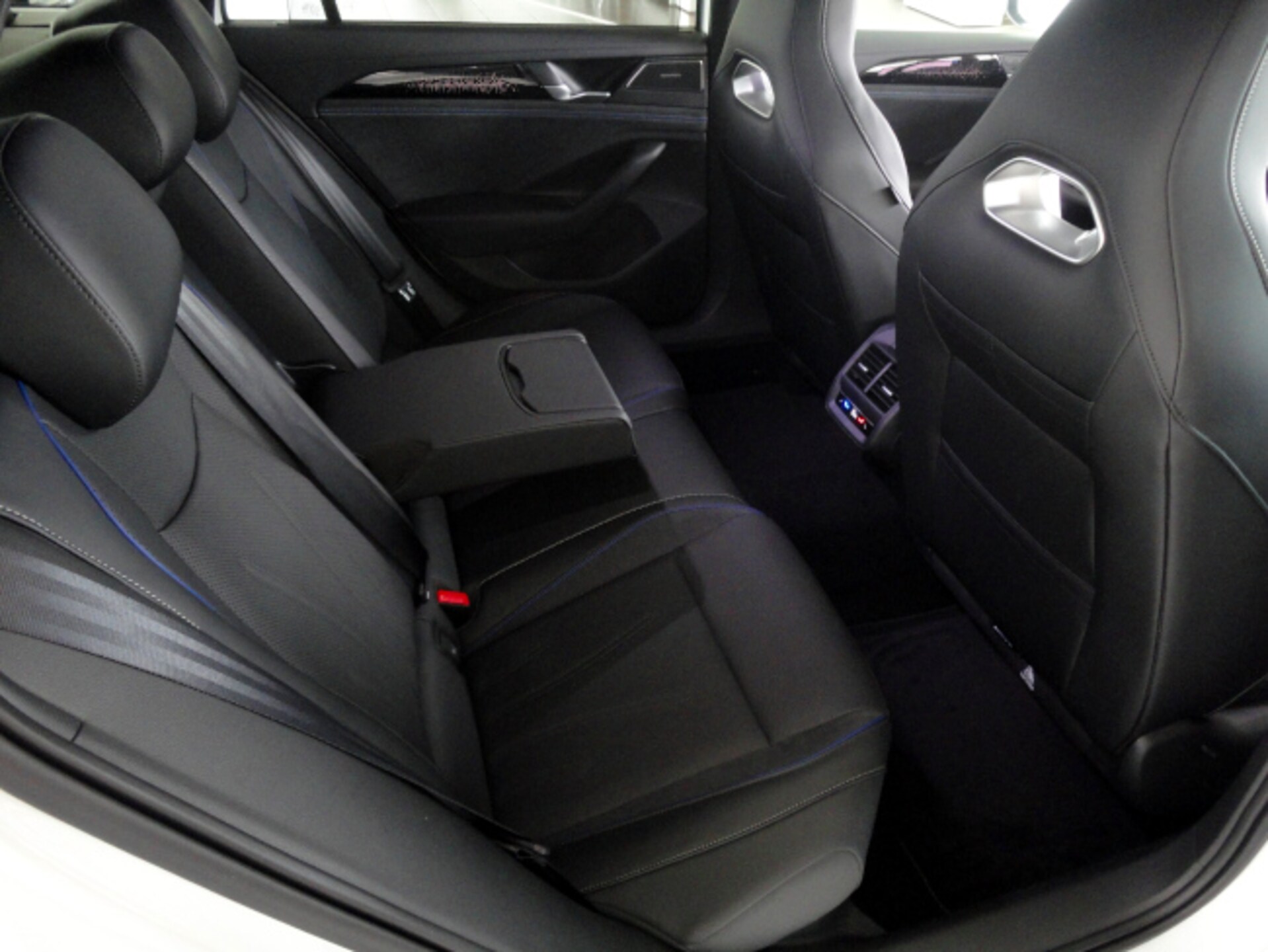 Volkswagen Passat Variant R-Line Edition