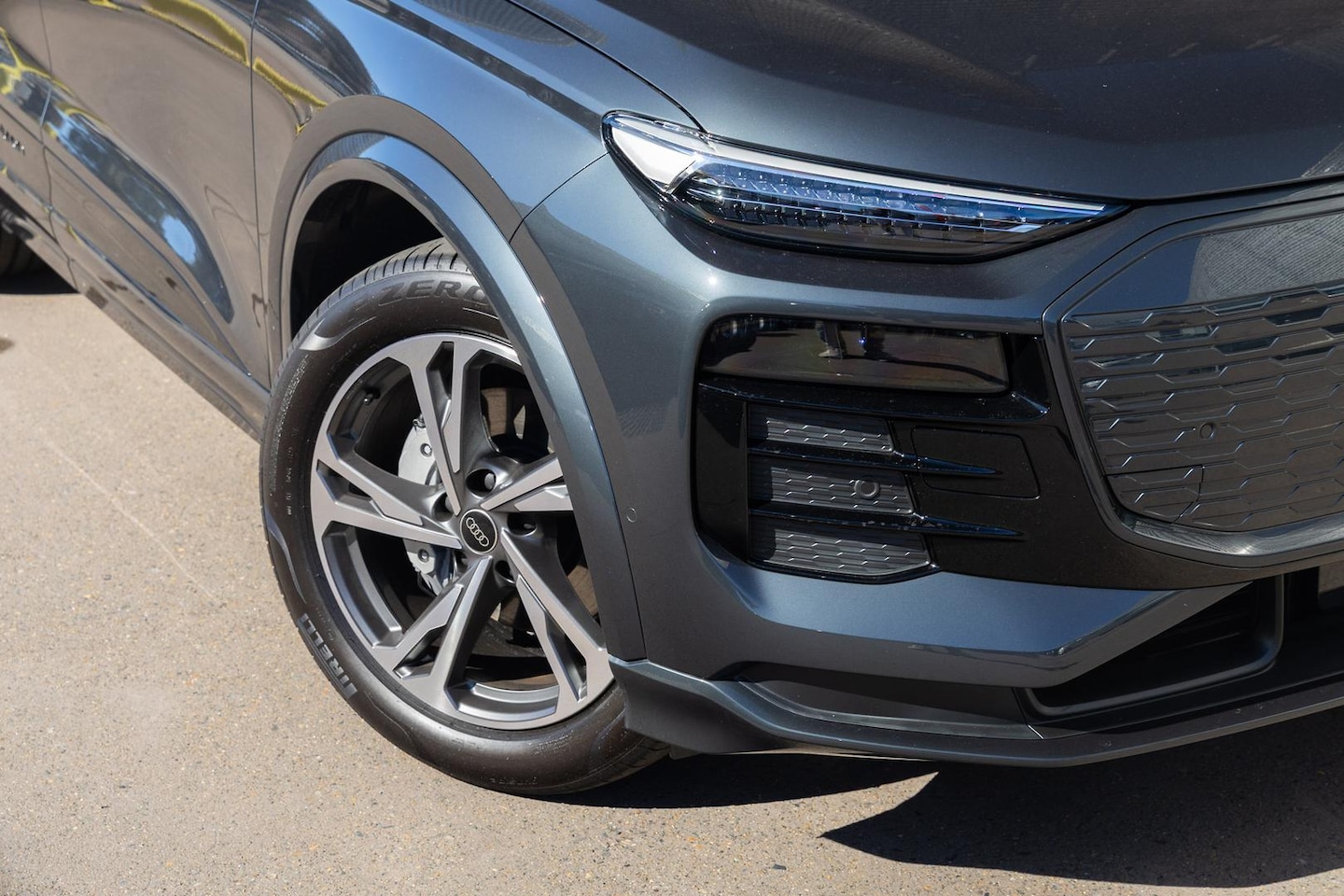 Image about Audi Q6 SUV e-tron e-tron