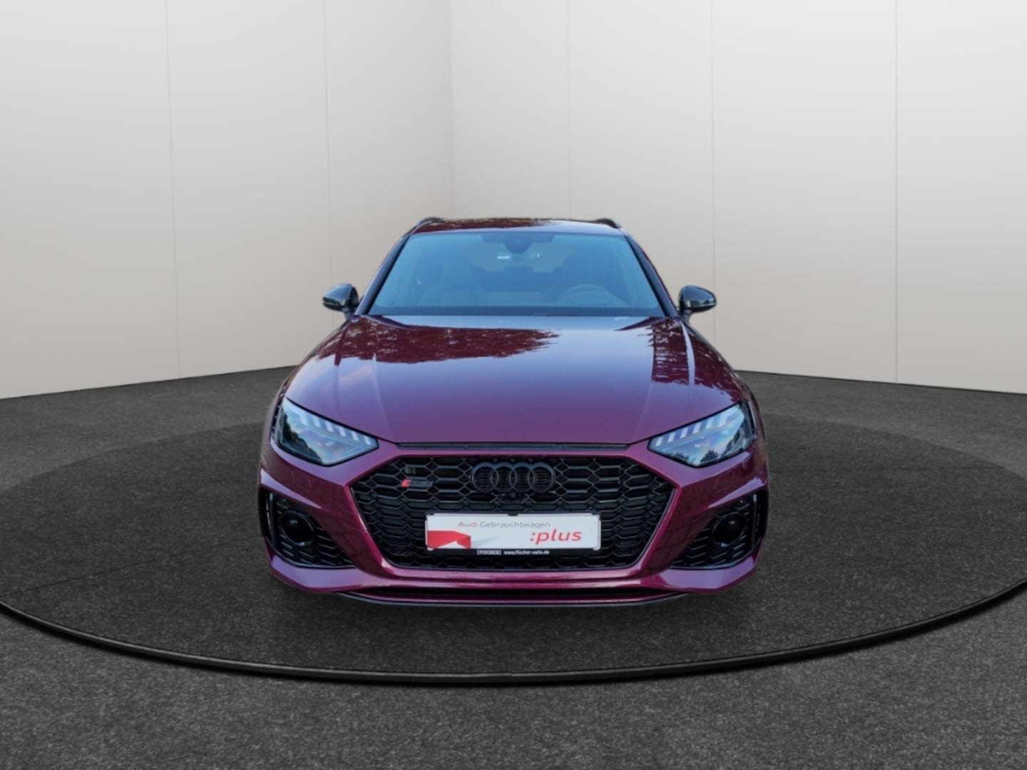 Bild über Audi RS 4 Avant TFSI quattro tiptronic - für weitere Informationen kontaktieren Sie den Audi Partner