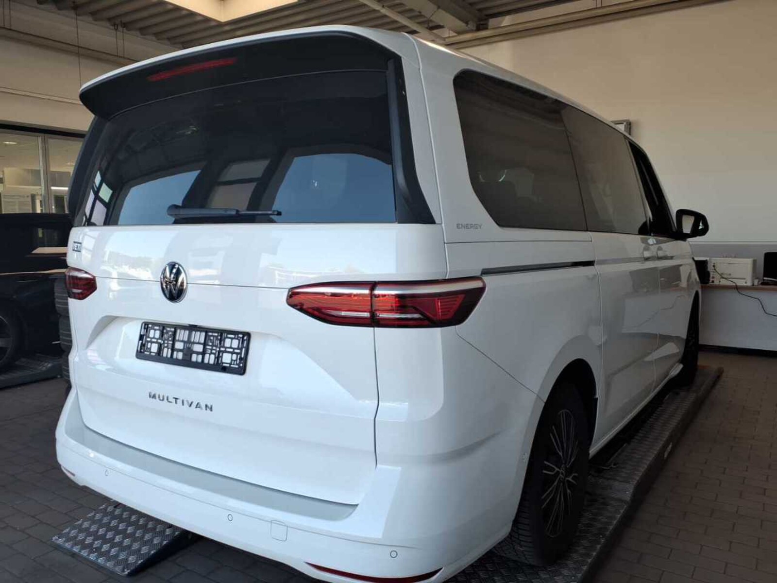 Volkswagen Multivan Langversion – Bild 9