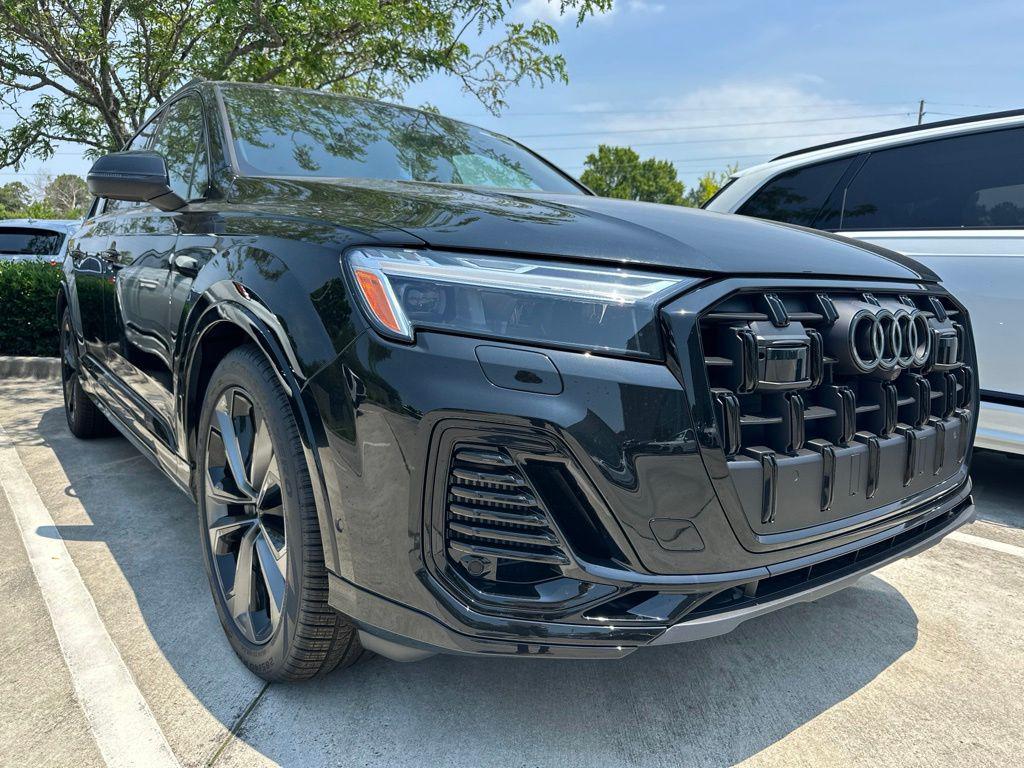 2025 Audi Q7 55 Premium Plus quattro Tiptronic's photo