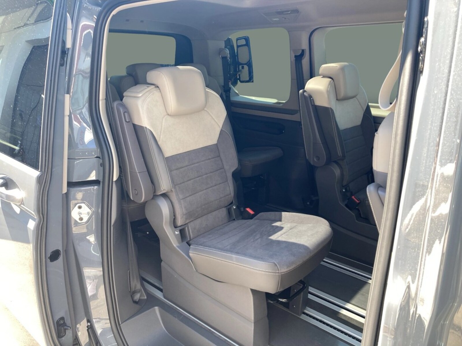 Volkswagen Multivan – Bild 10
