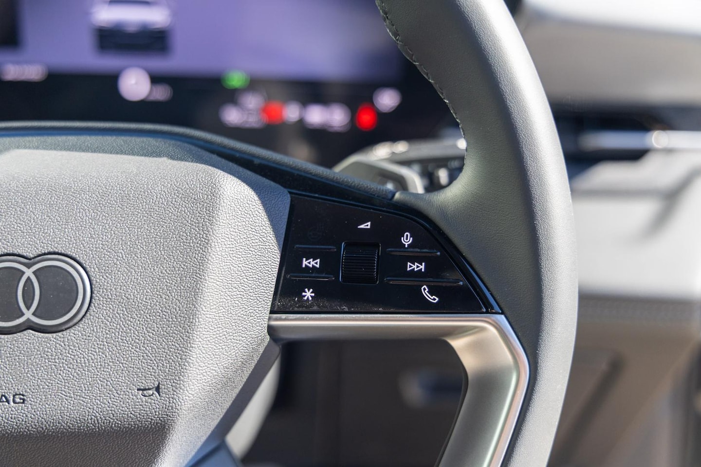 Image about Audi Q6 SUV e-tron e-tron