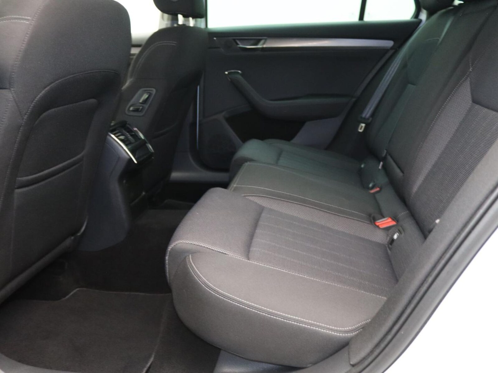 Škoda Superb Combi – Bild 15