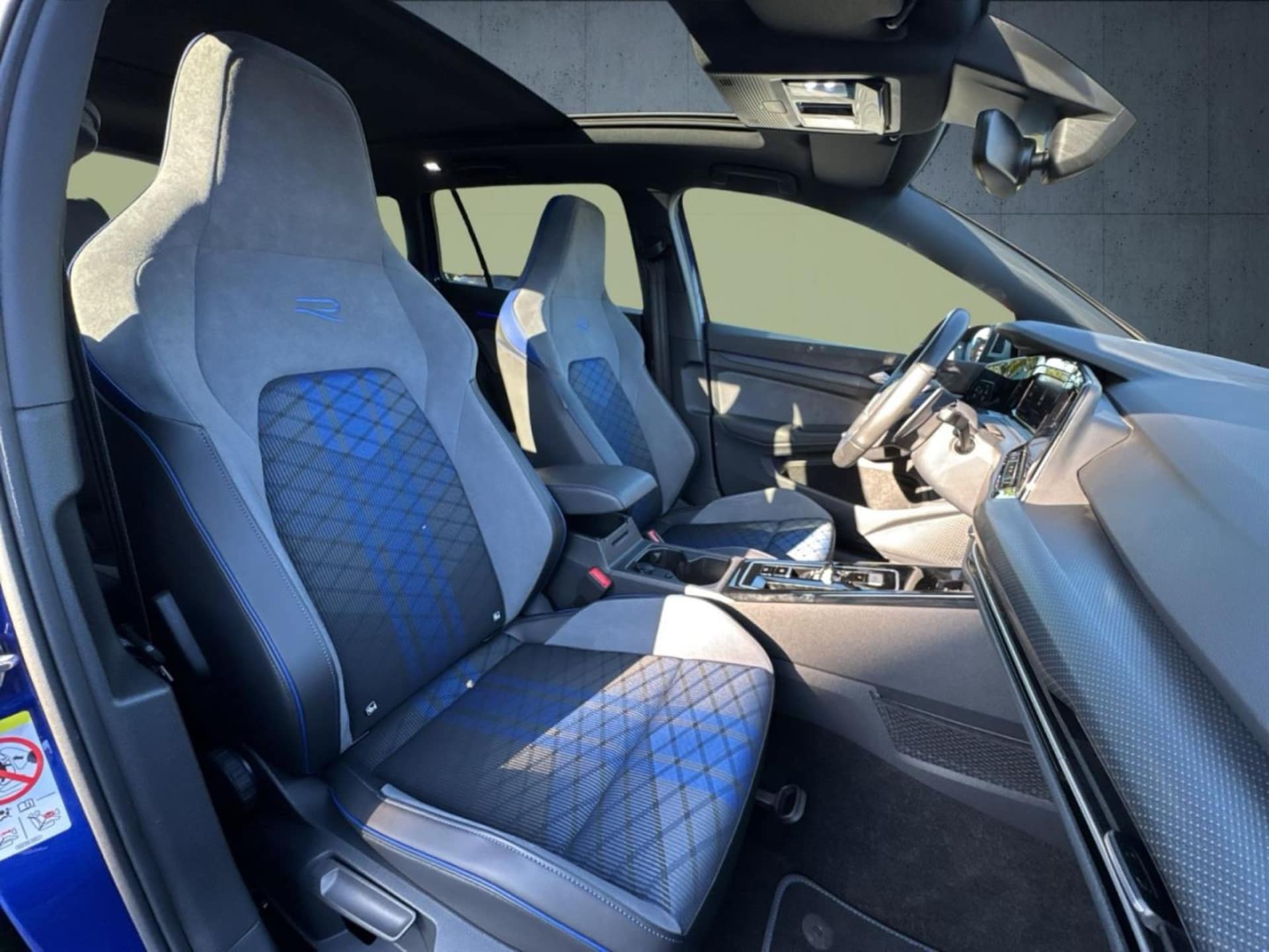 Volkswagen Golf Variant R