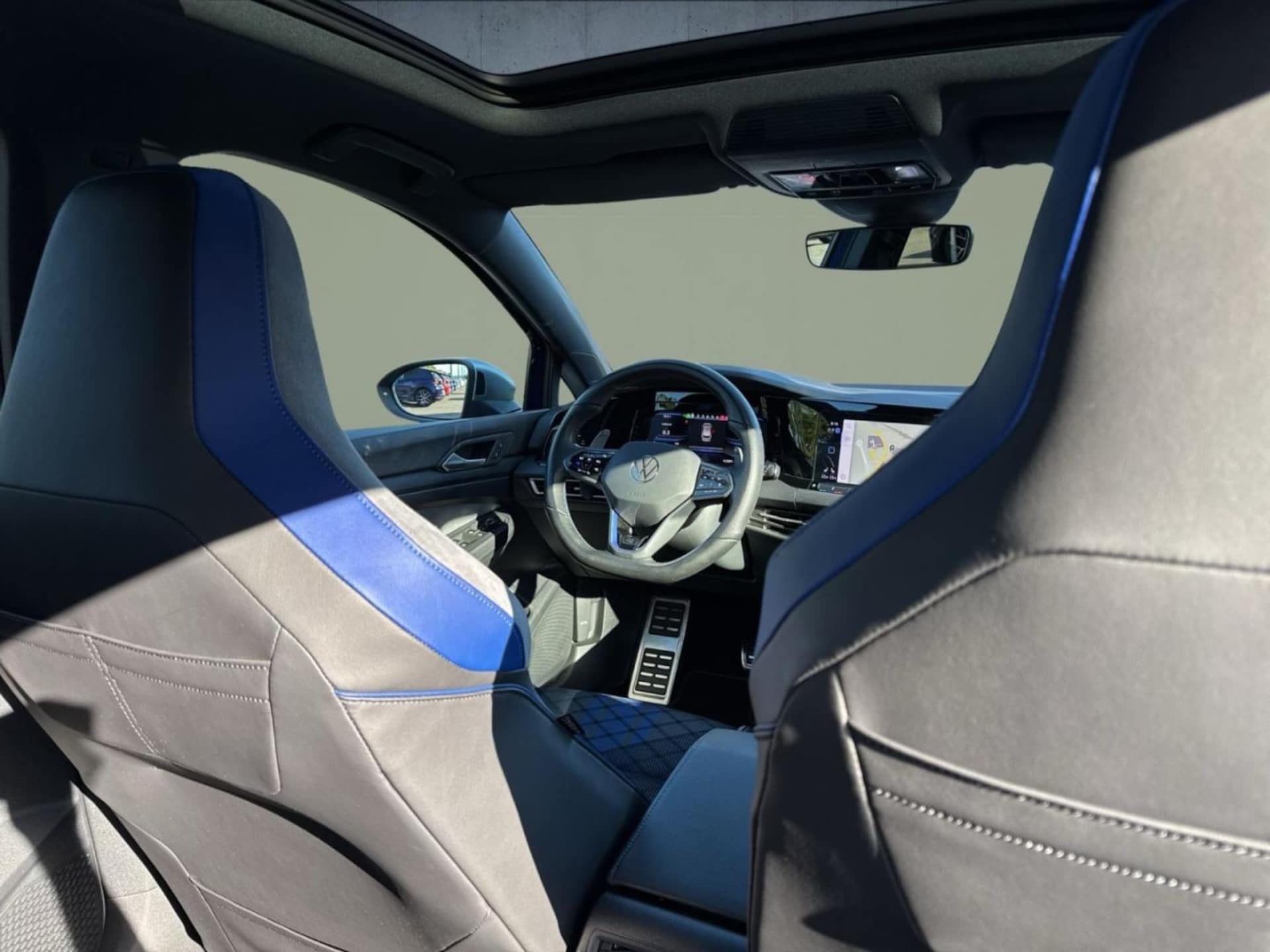 Volkswagen Golf Variant R