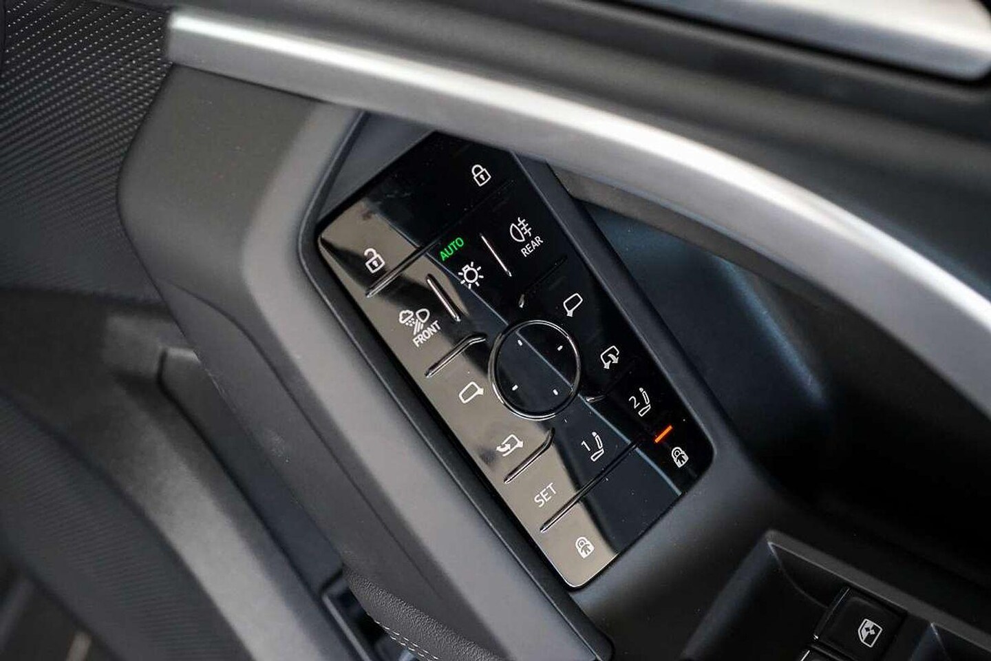 Image about Audi Q5 SUV TDI quattro 150 kW