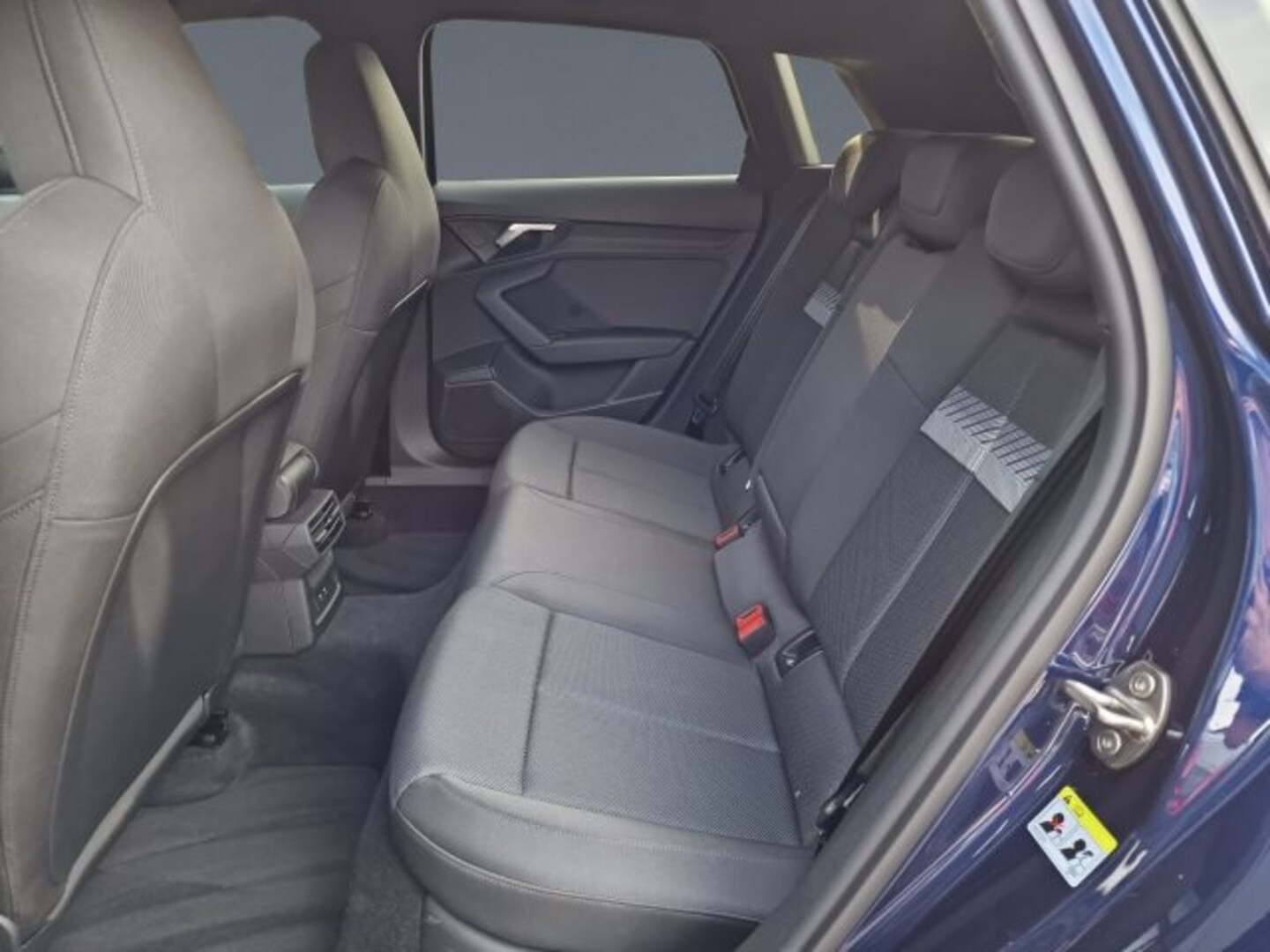 Bild über Audi A3 Sportback advanced 30 TDI S tronic - für weitere Informationen kontaktieren Sie den Audi Partner