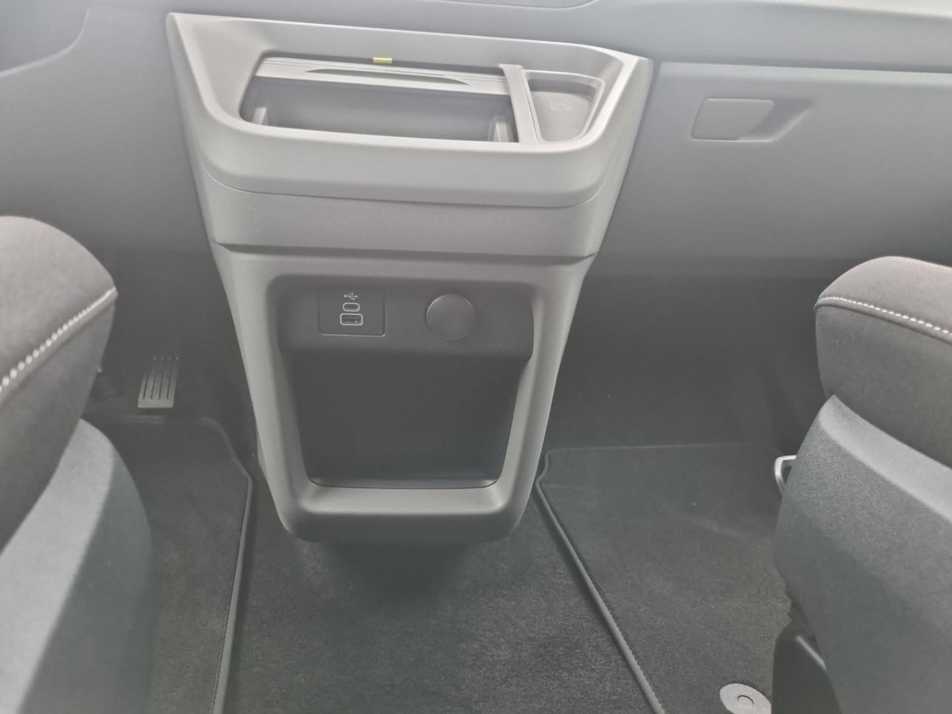 Volkswagen e-Caravelle Life