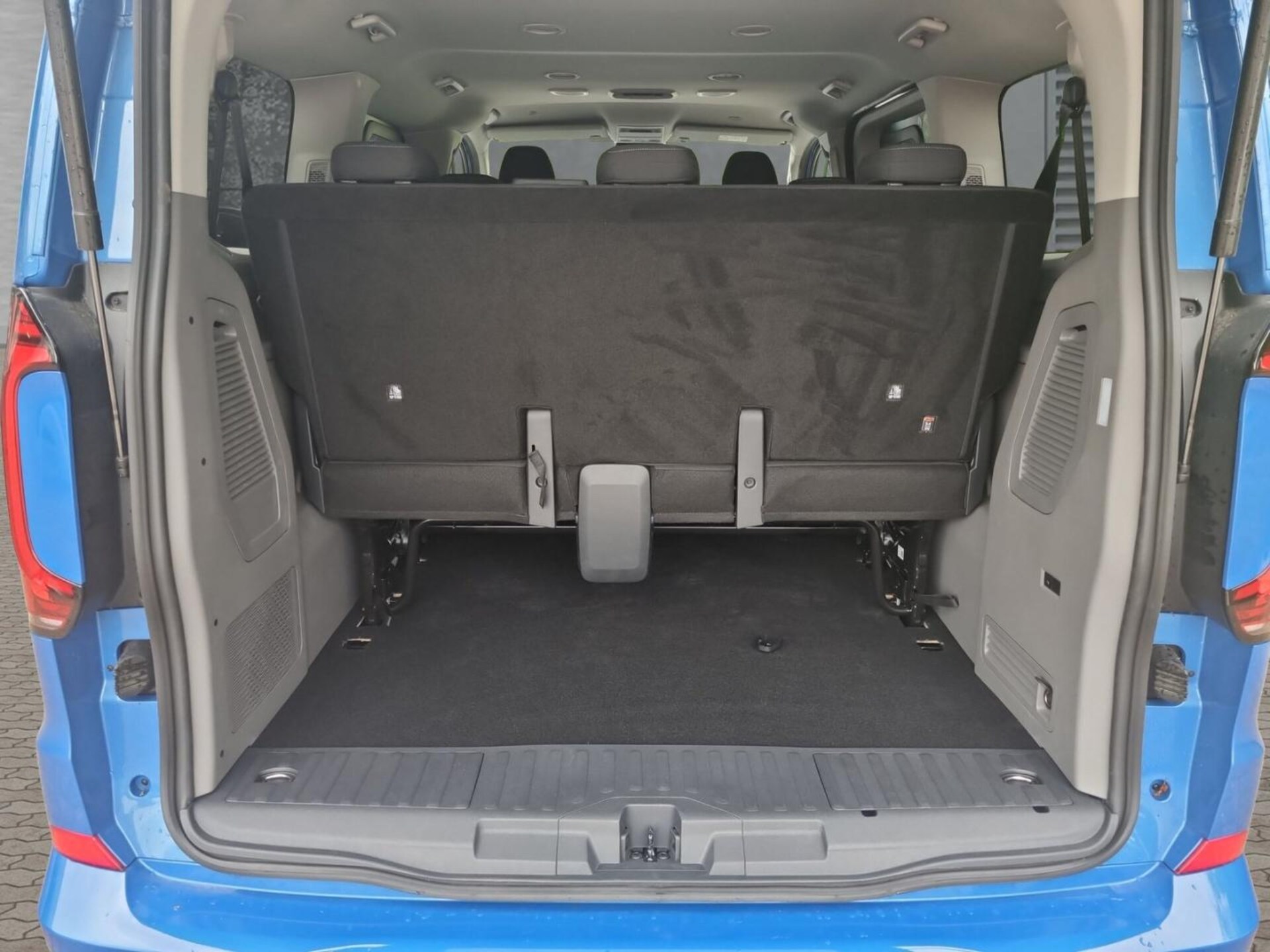 Volkswagen e-Caravelle Life