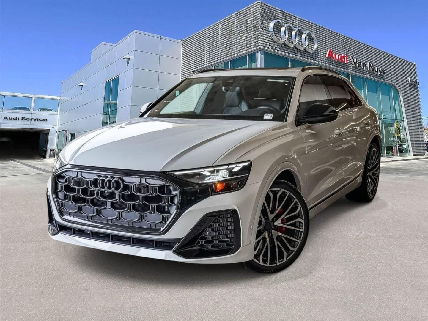 2026 Audi SQ8 Premium Plus quattro's photo