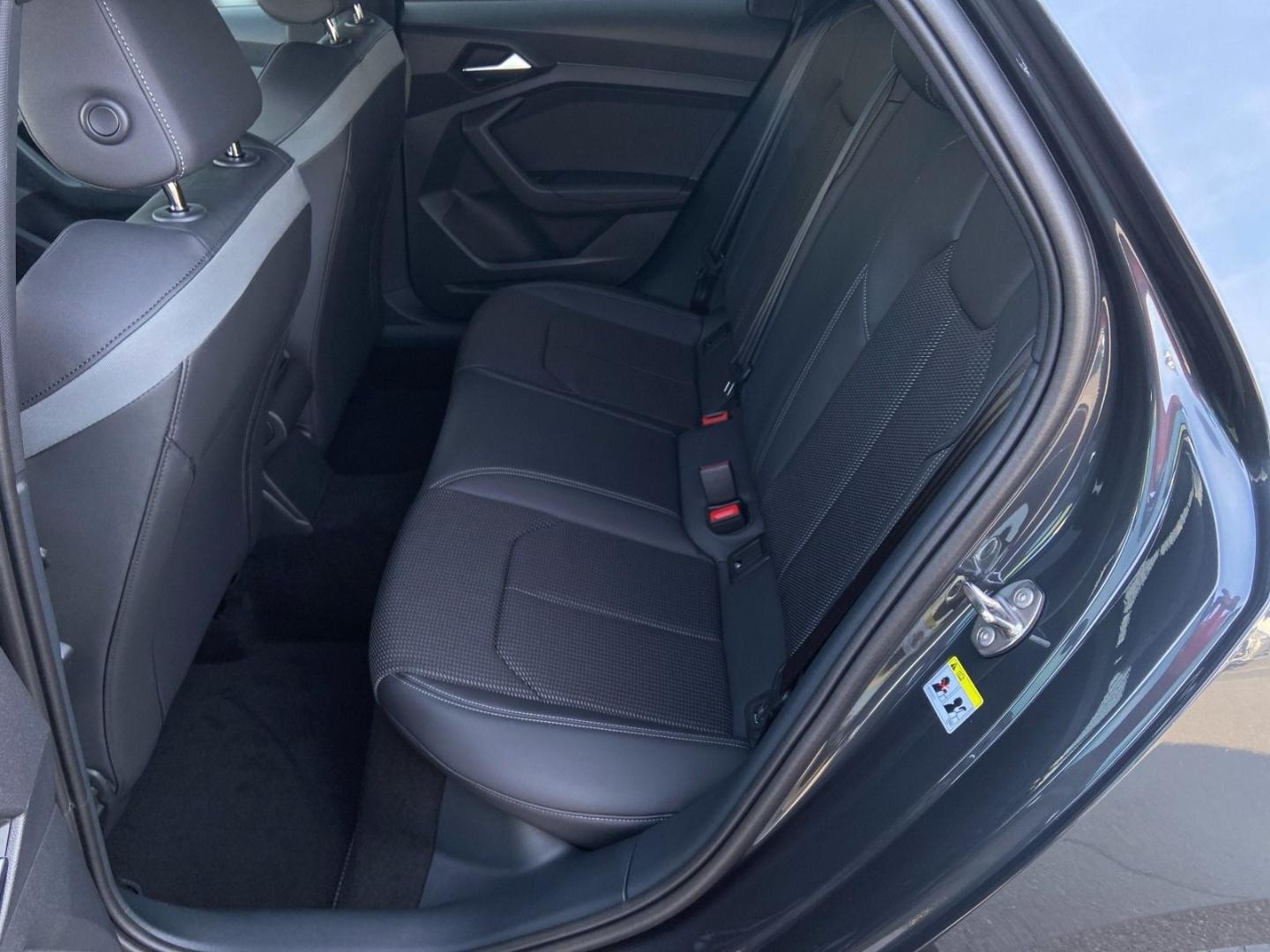Bild über Audi A1 Sportback advanced 30 TFSI S tronic - für weitere Informationen kontaktieren Sie den Audi Partner