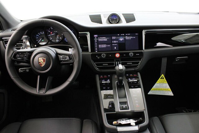 2025 Porsche Macan Base - Photo 16