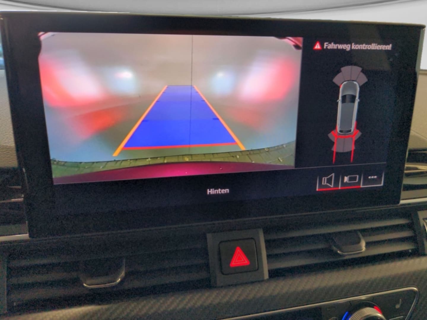 Bild über Audi RS 4 Avant TFSI quattro tiptronic - für weitere Informationen kontaktieren Sie den Audi Partner