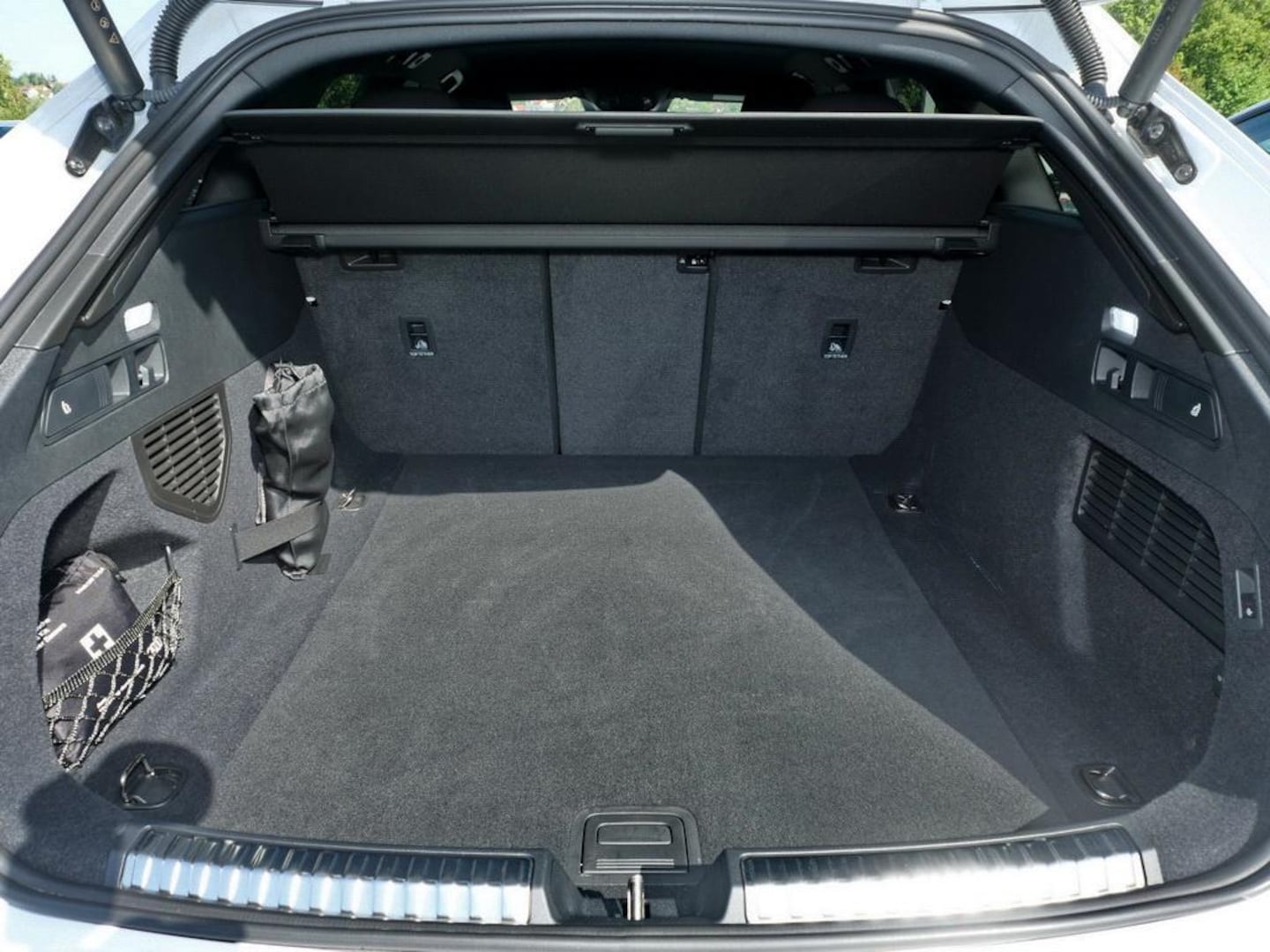 Bild über Audi A5 Avant TFSI 150 kW S tronic - für weitere Informationen kontaktieren Sie den Audi Partner
