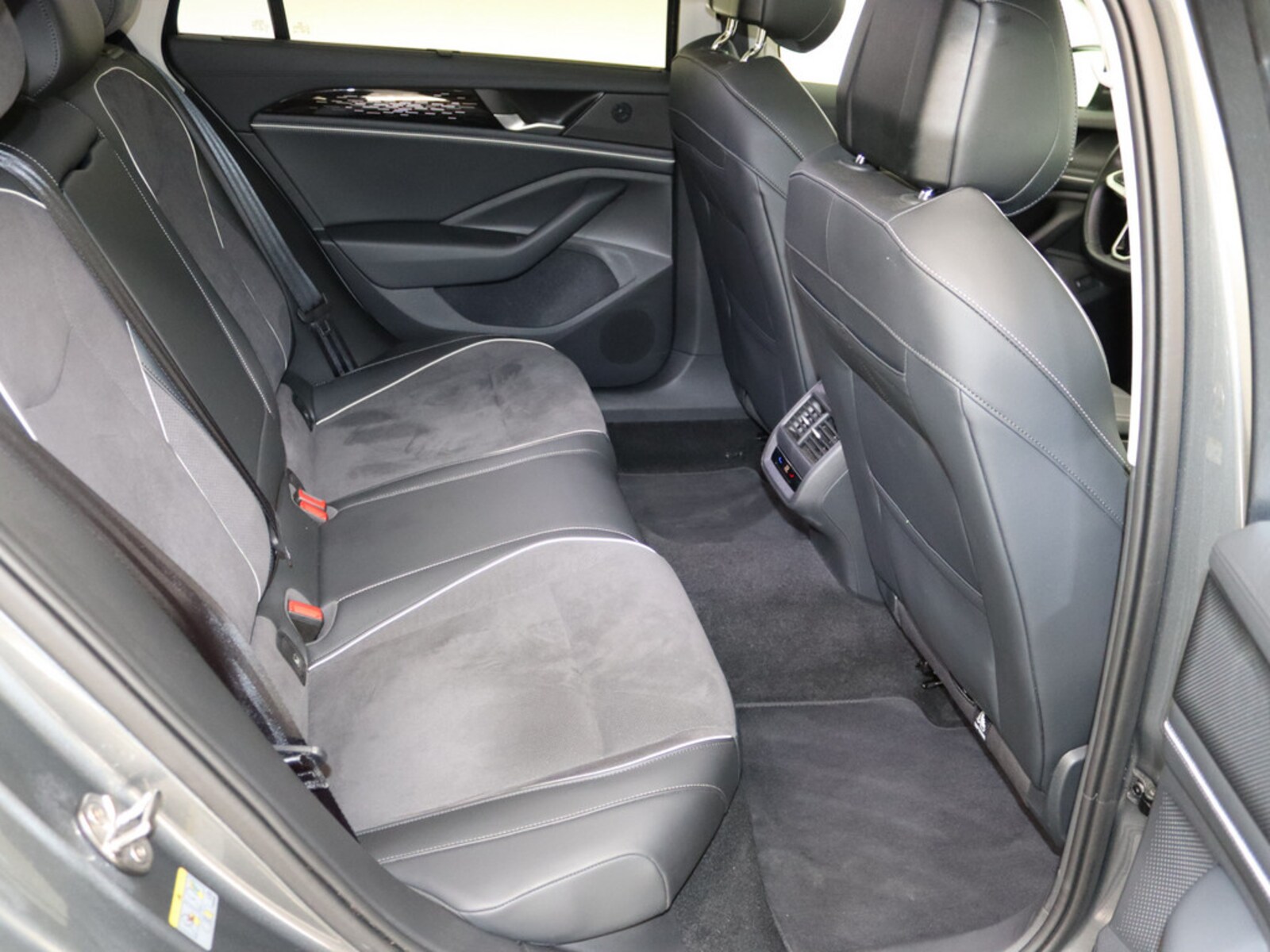 Volkswagen Passat – Bild 10