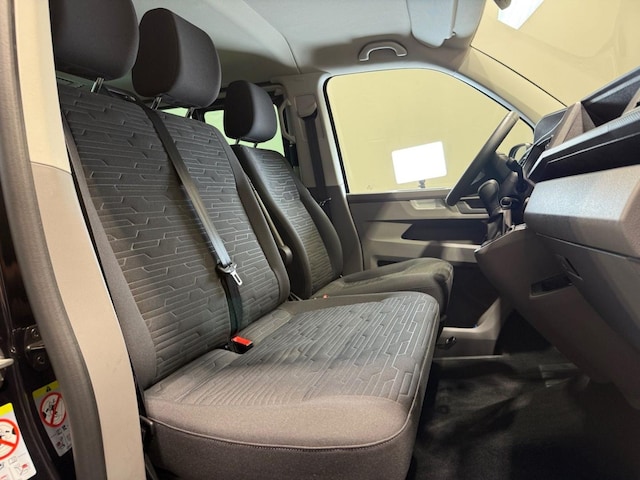 Volkswagen T6.1 Caravelle larger