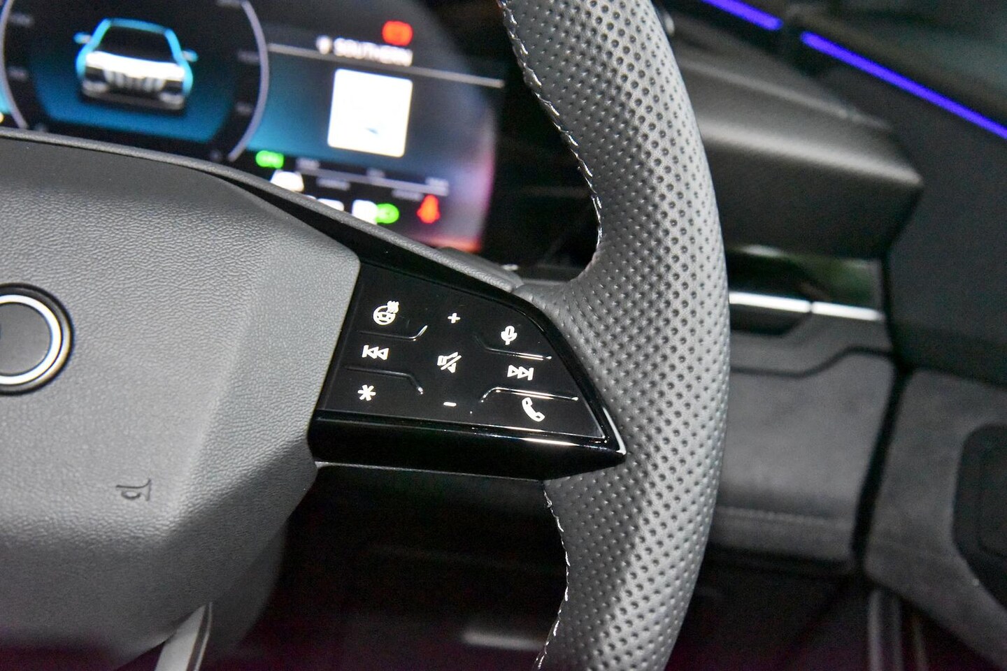 Image about Audi SQ6 SUV e-tron e-tron quattro