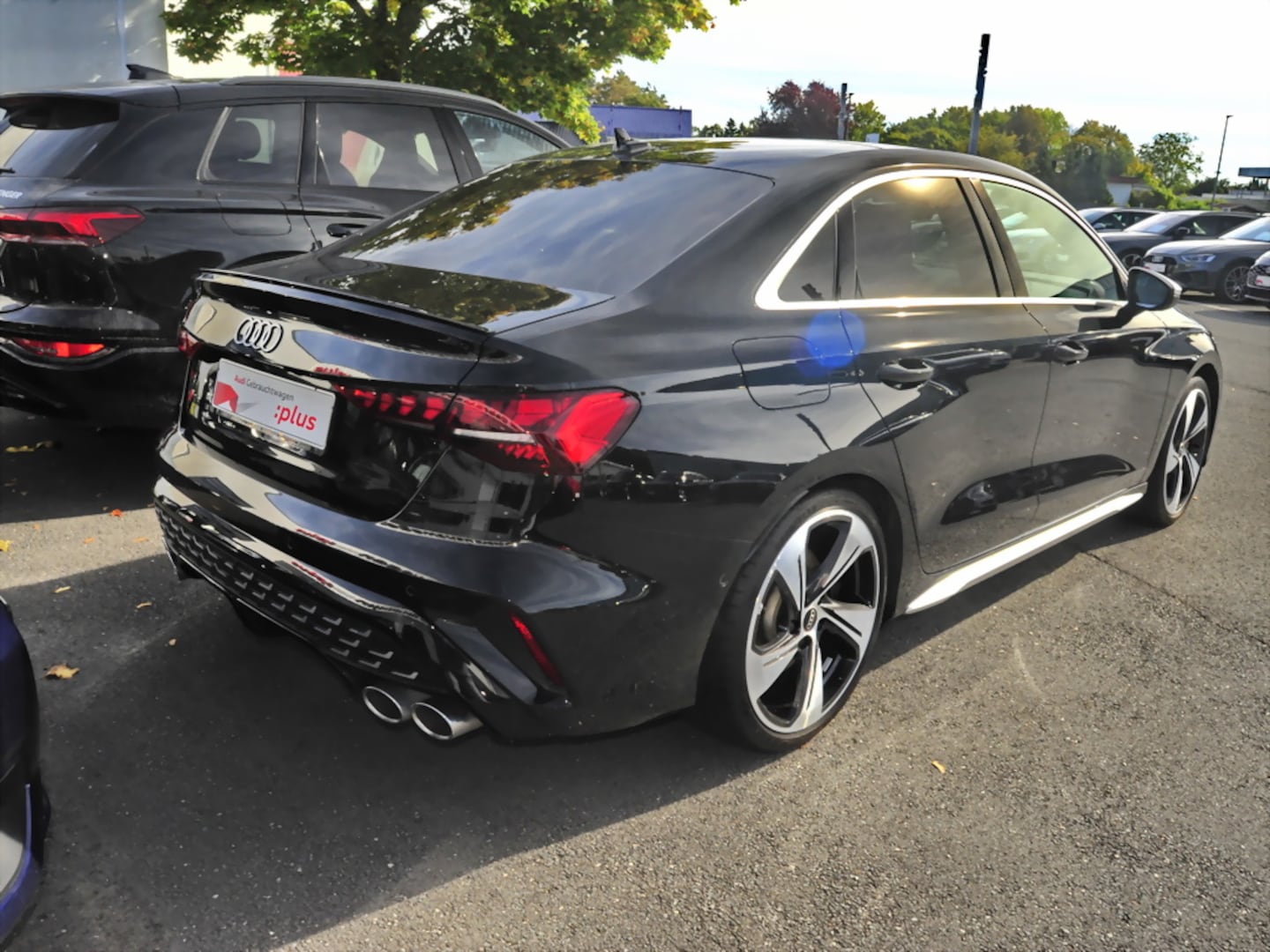 Bild über Audi S3 Limousine TFSI quattro S tronic - für weitere Informationen kontaktieren Sie den Audi Partner