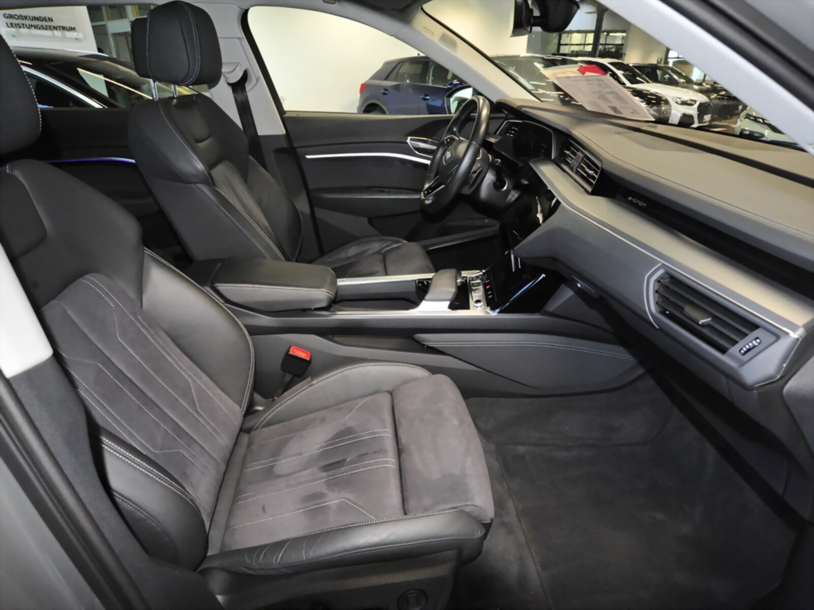 Audi Q8 e-tron – Bild 9