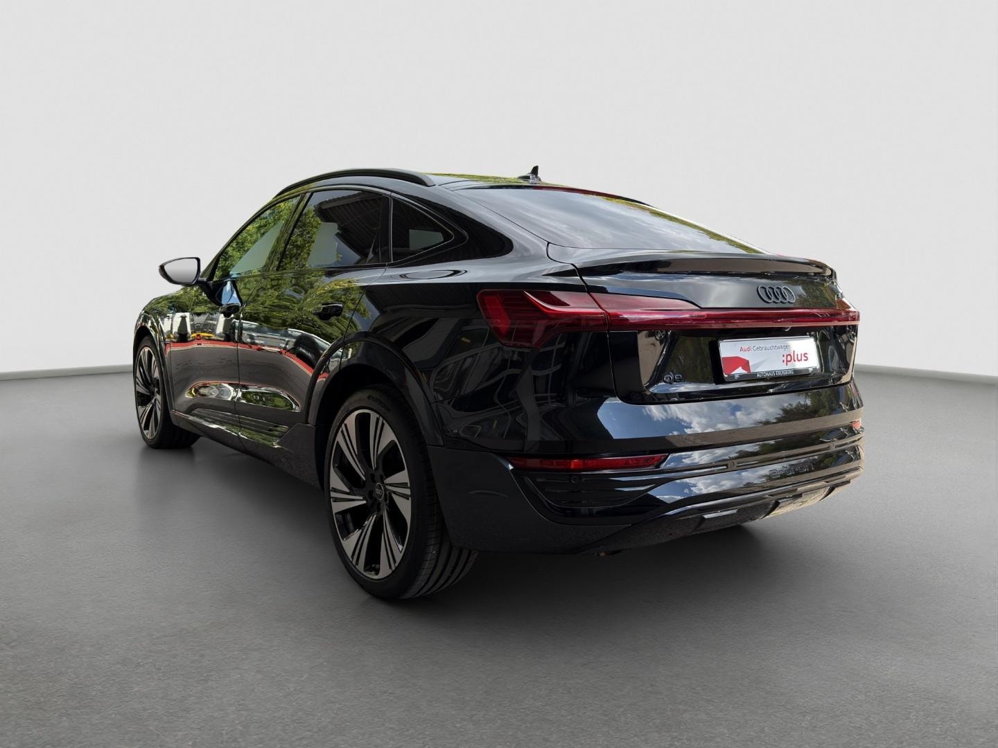 Bild über Audi Q8 Sportback e-tron advanced 50 e-tron quattro - für weitere Informationen kontaktieren Sie den Audi Partner