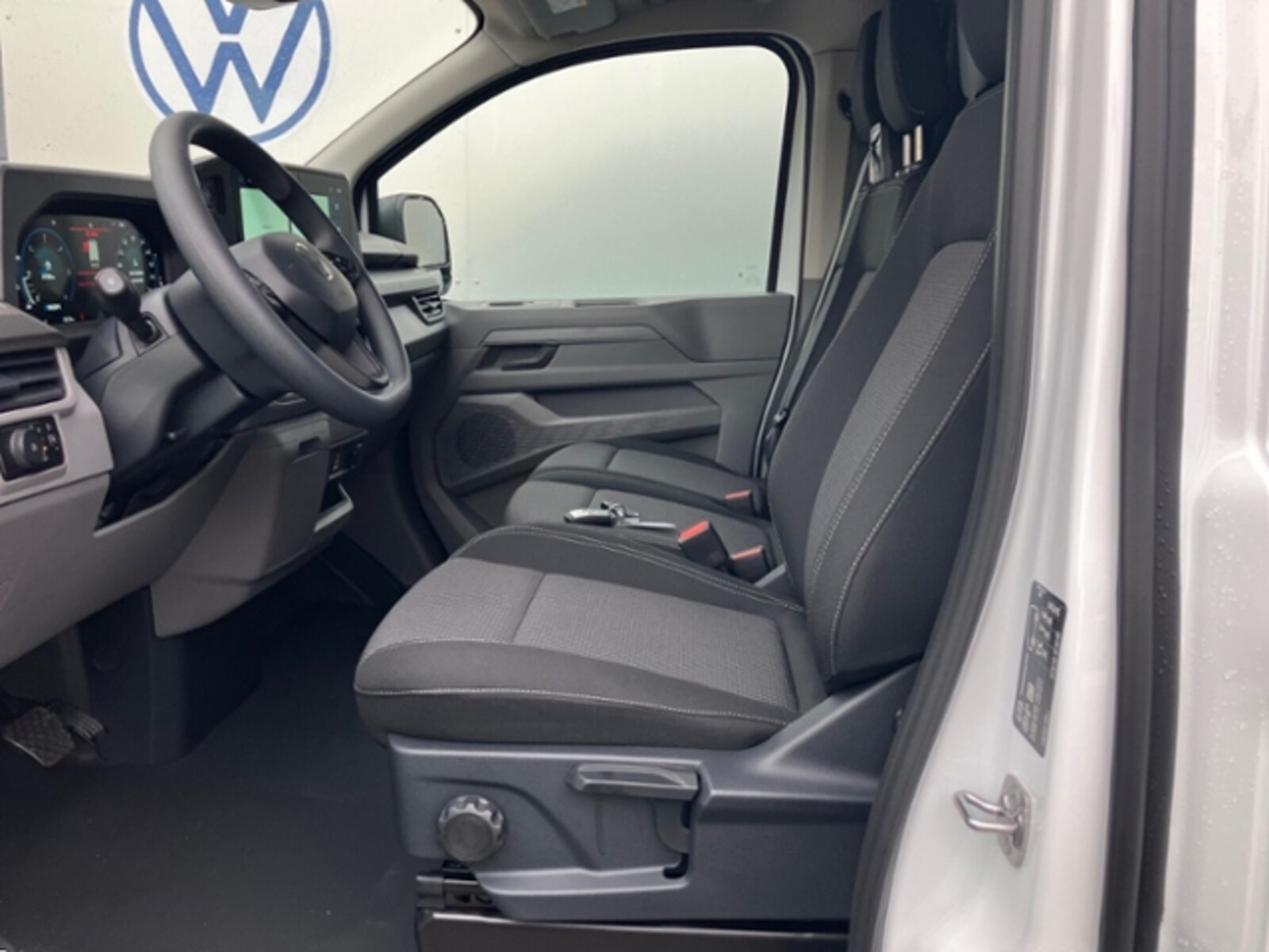 Volkswagen Transporter Kasten langer Radstand – Bild 17