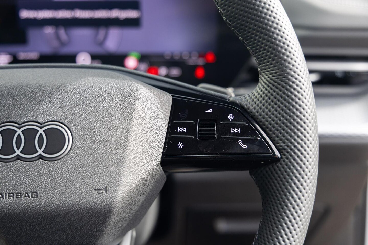 Image about Audi Q5 SUV e-hybrid quattro S tronic
