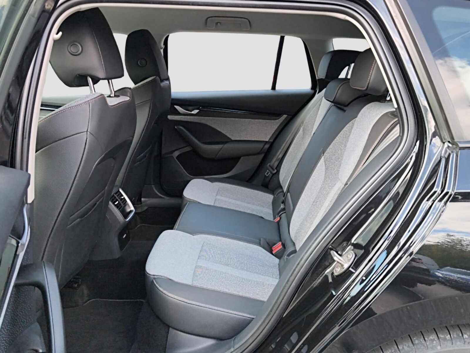 Škoda Octavia Combi – Bild 17