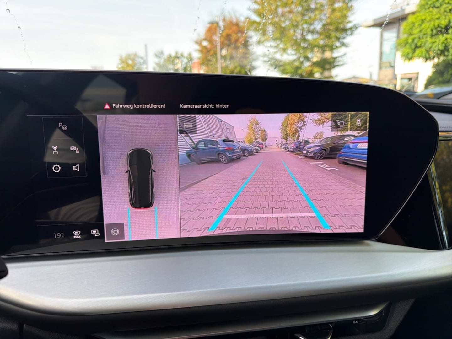 Bild über Audi Q5 Sportback TDI quattro 150 kW S tronic - für weitere Informationen kontaktieren Sie den Audi Partner