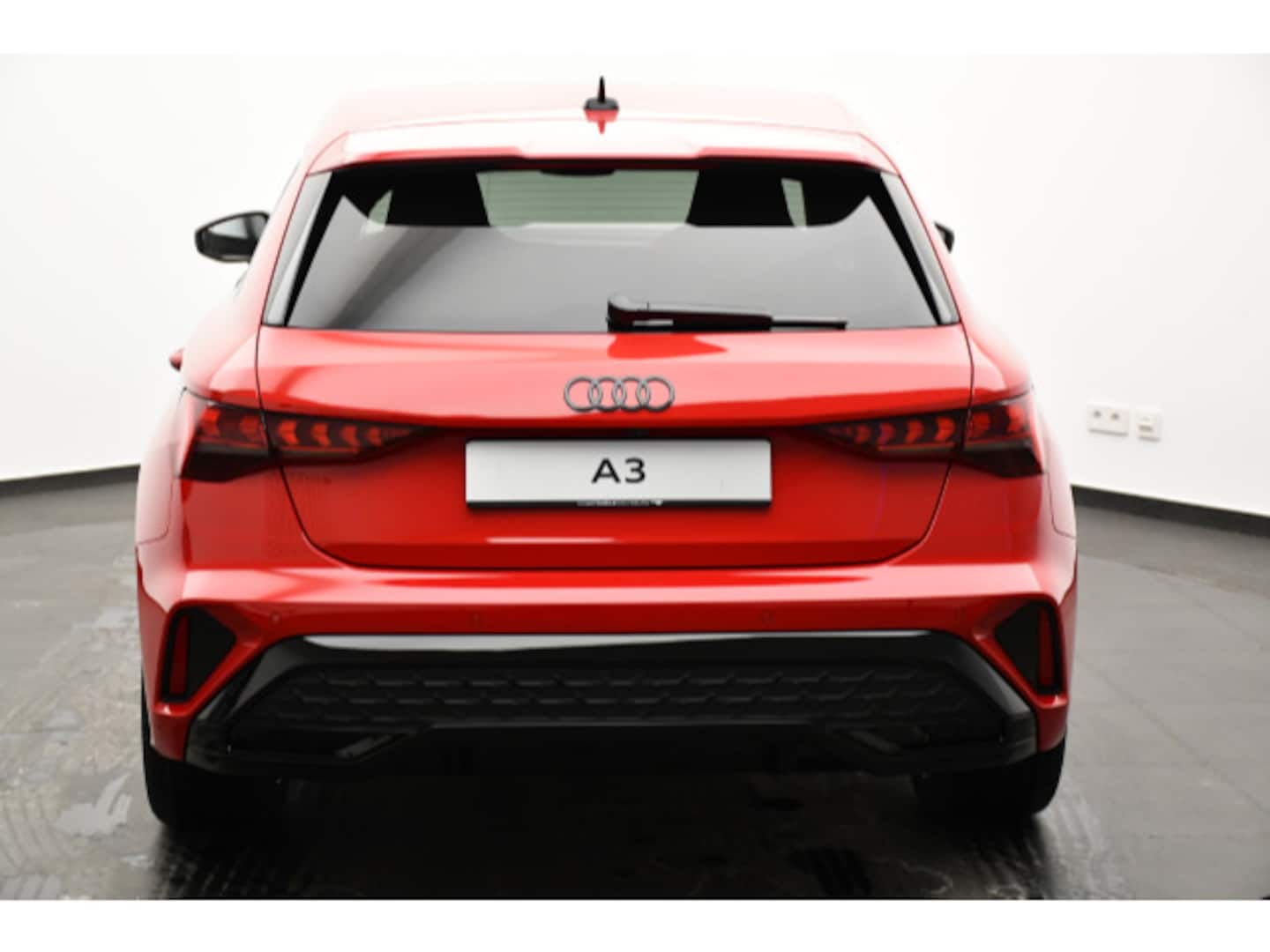 Bild über Audi A3 Sportback S line 35 TFSI S tronic - für weitere Informationen kontaktieren Sie den Audi Partner