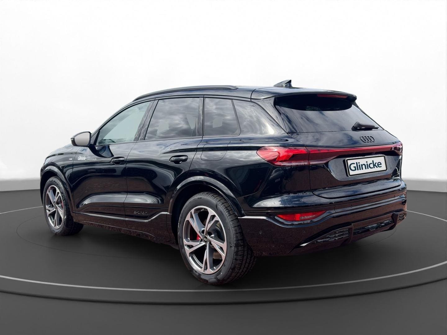 Bild über Audi Q6 SUV e-tron S line business e-tron quattro 315 kW - für weitere Informationen kontaktieren Sie den Audi Partner