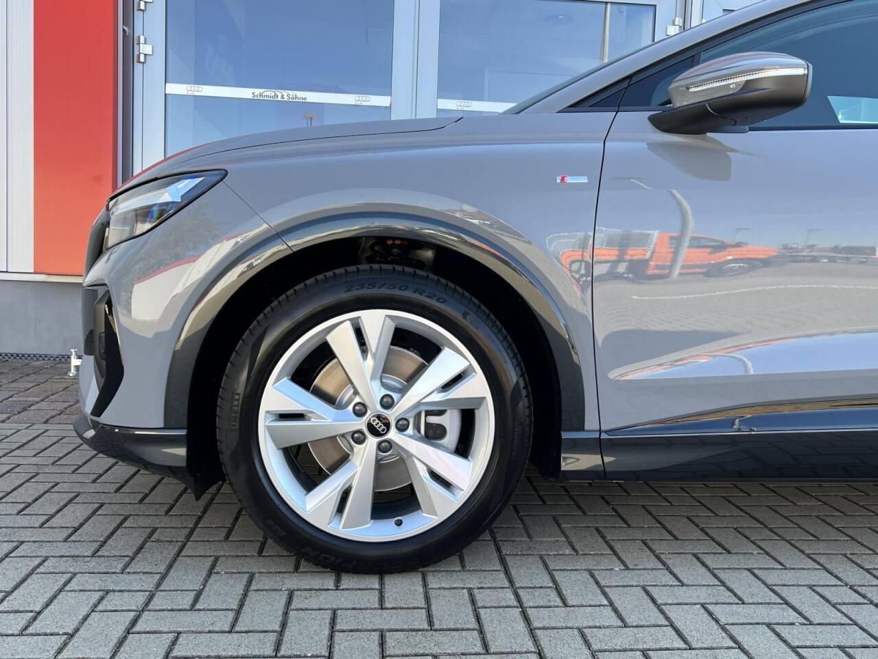 Image about Audi Q4 e-tron 40 e-tron