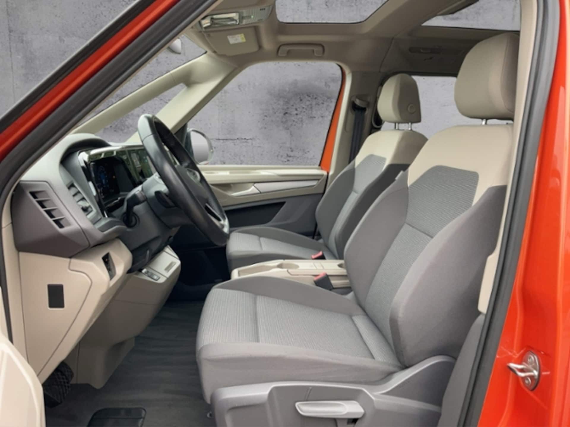 Volkswagen Multivan Langversion Basis-Modell