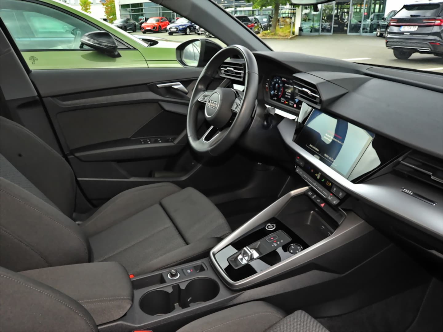 Bild über Audi A3 Sportback TFSI e 40 TFSI e S tronic - für weitere Informationen kontaktieren Sie den Audi Partner