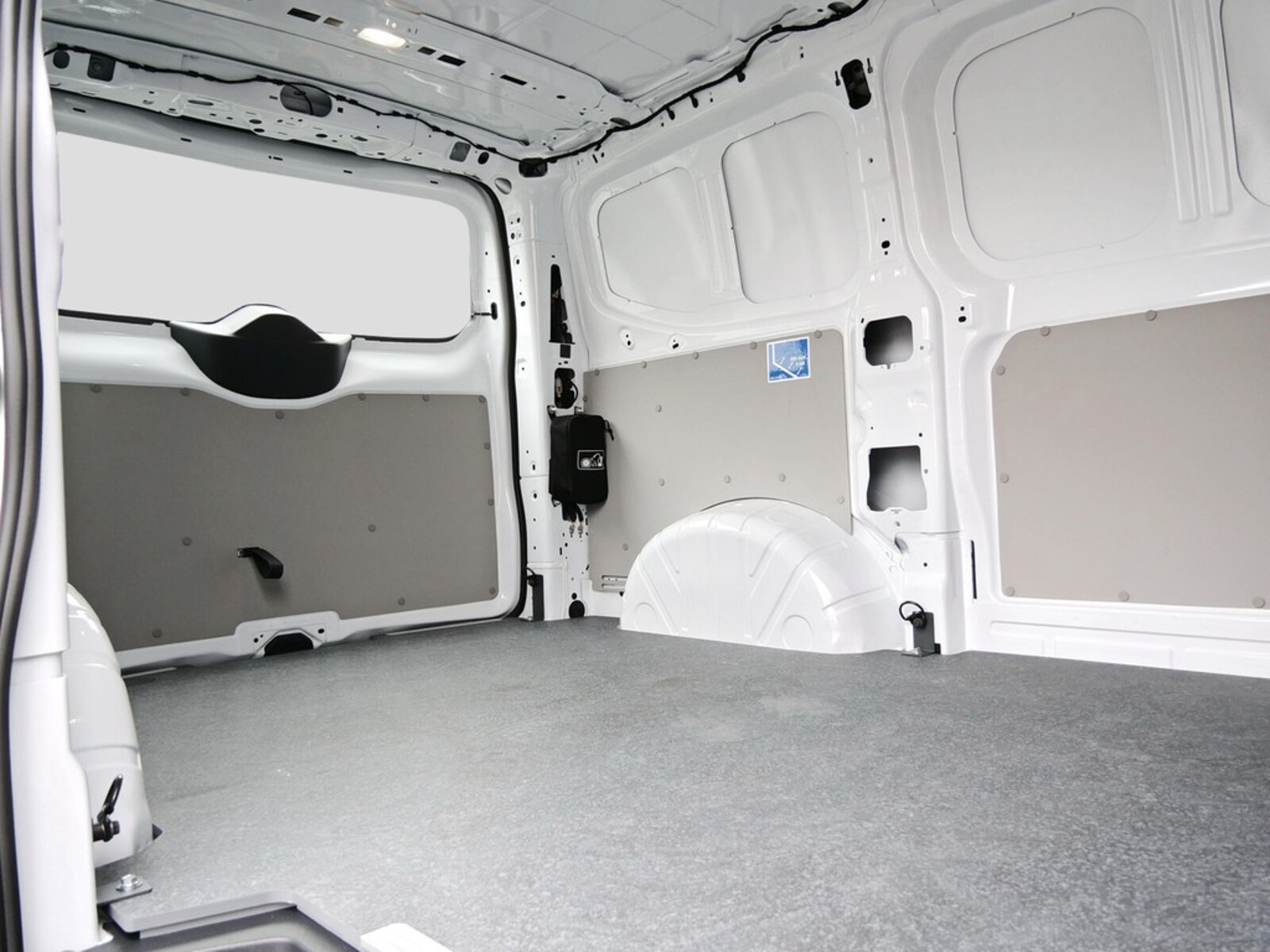 Volkswagen Transporter Kasten kurzer Radstand – Bild 12