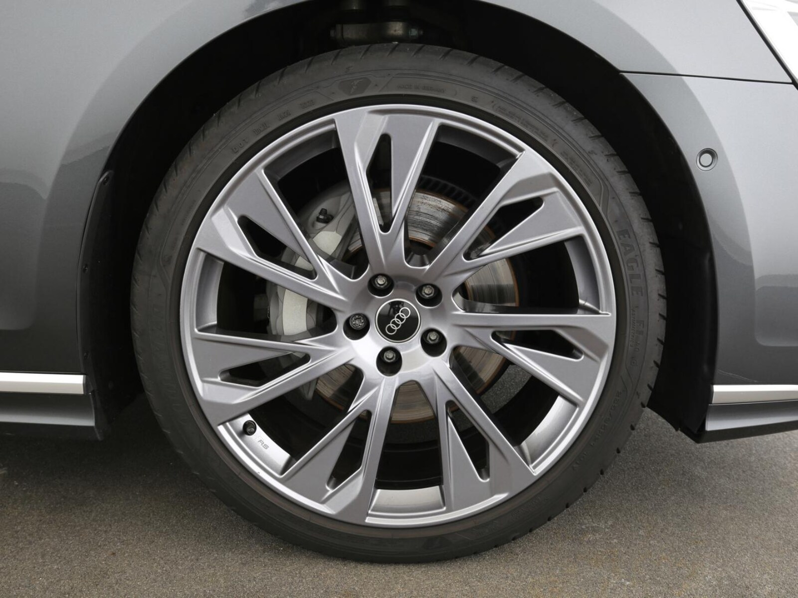 Audi A8 – Bild 27