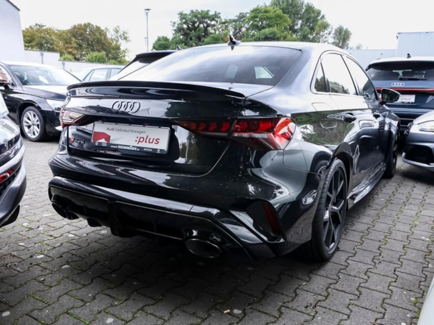 Bild über Audi RS 3 Limousine TFSI quattro 294 kW S tronic - für weitere Informationen kontaktieren Sie den Audi Partner