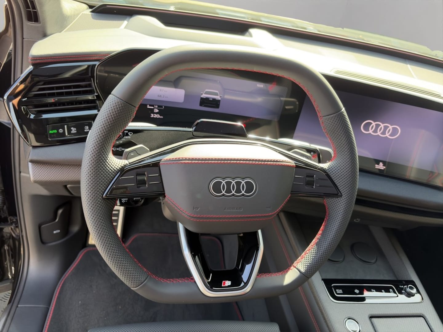 Bild über Audi Q7 SUV TDI quattro 220 kW tiptronic - für weitere Informationen kontaktieren Sie den Audi Partner