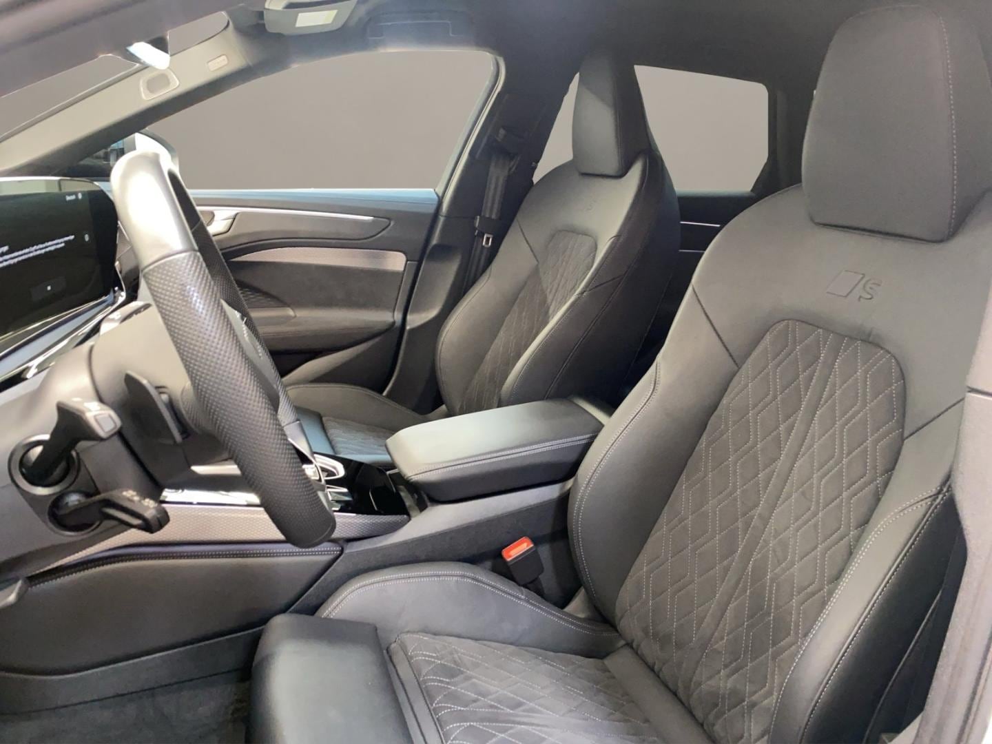Bild über Audi A6 Avant TDI quattro 150 kW S tronic - für weitere Informationen kontaktieren Sie den Audi Partner