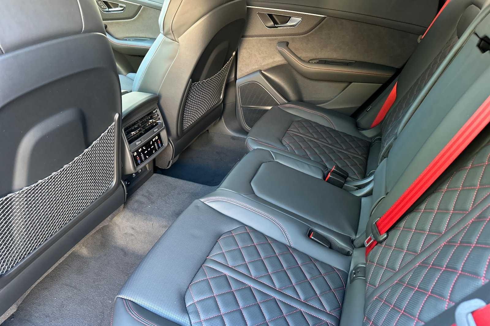 2025 Audi SQ8 Prestige - Photo 9