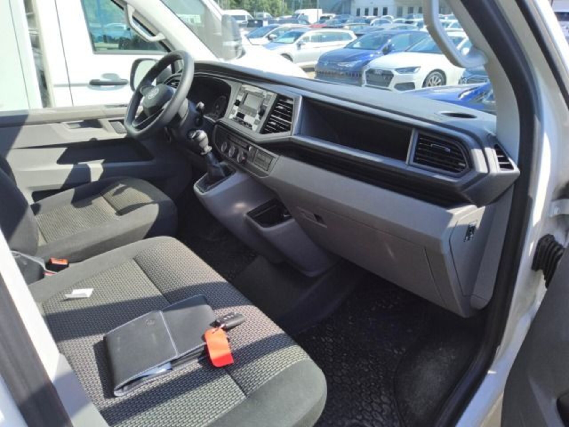 Volkswagen T6.1 Transporter Kombi kurzer Radstand