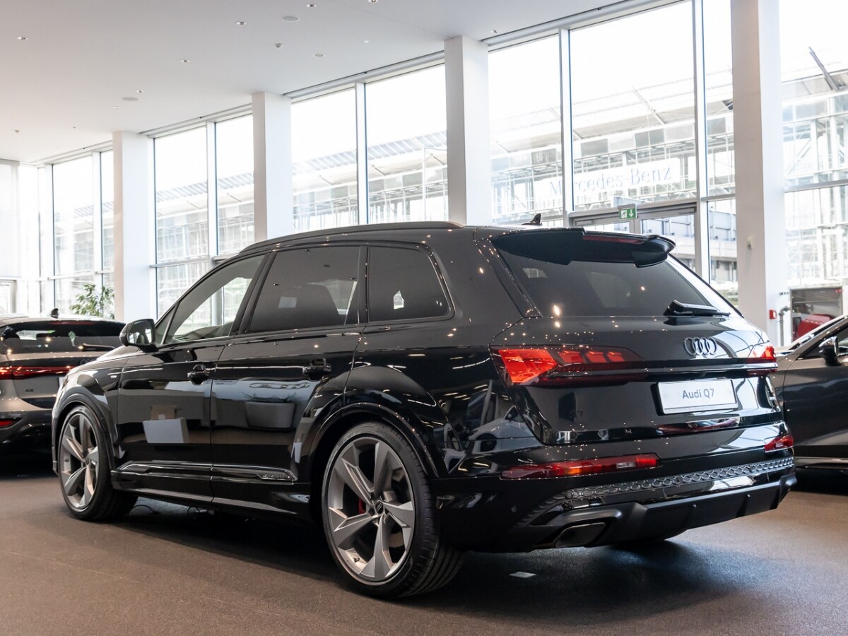 Image about Audi Q7 SUV S line 55 TFSI quattro tiptronic
