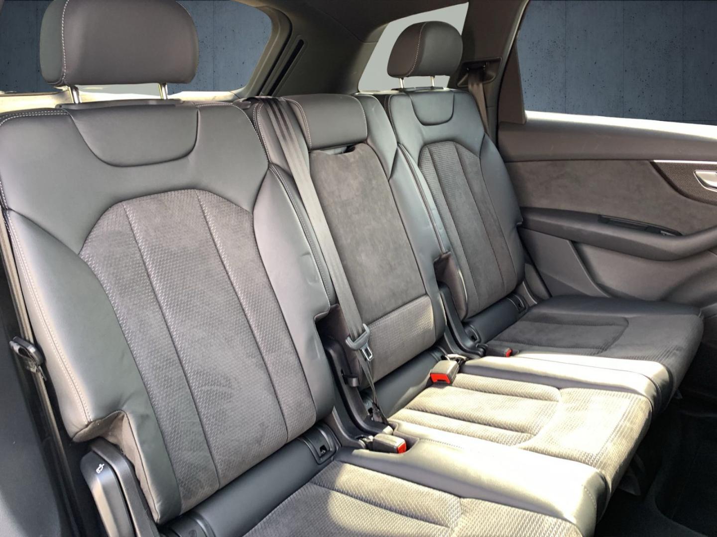 Image about Audi Q7 45 TDI quattro tiptronic