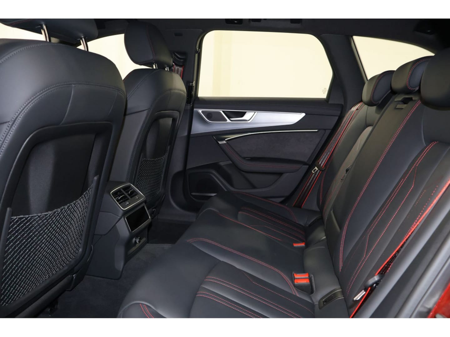 Bild über Audi S6 Avant TDI quattro tiptronic - für weitere Informationen kontaktieren Sie den Audi Partner