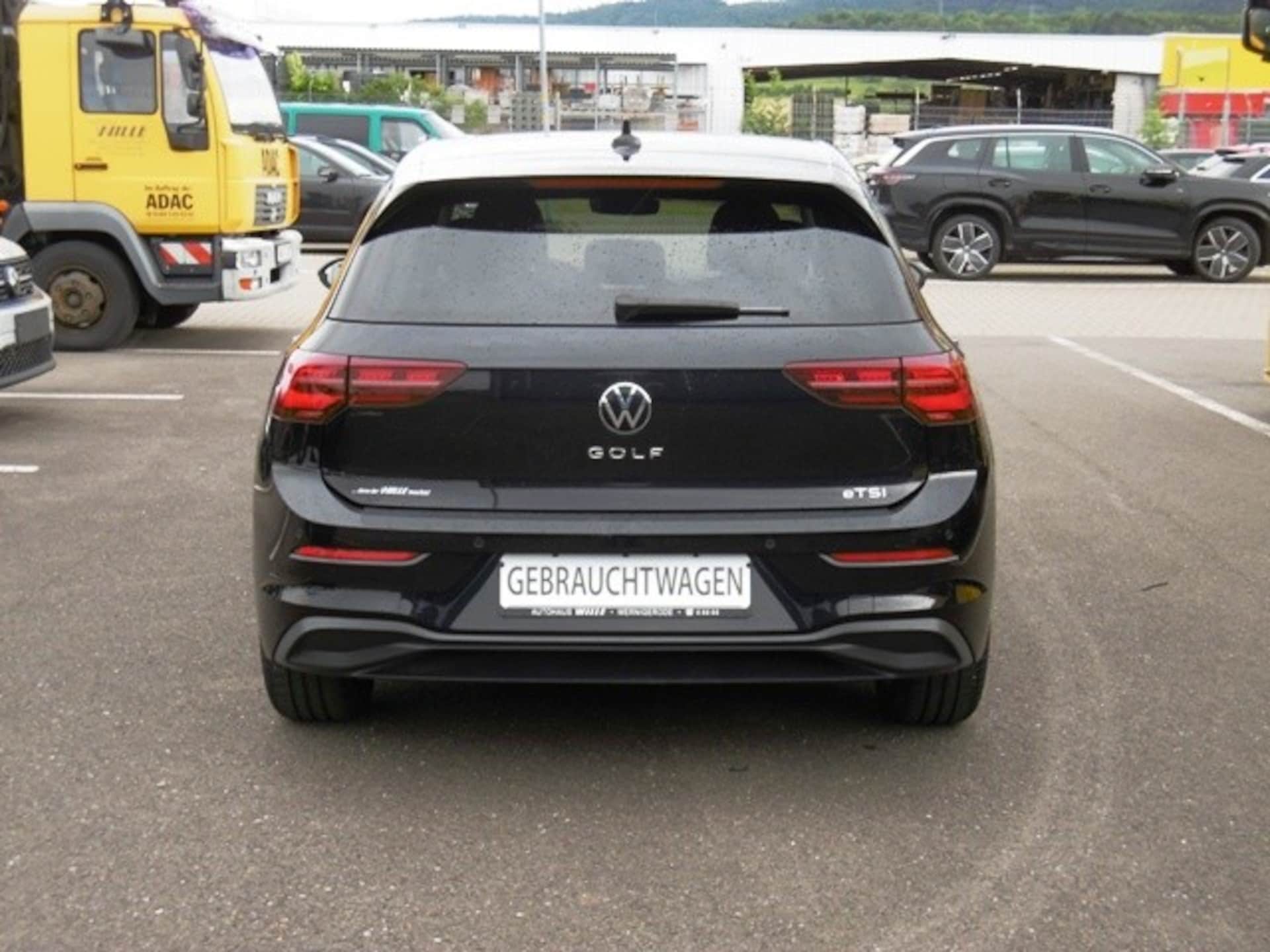 Volkswagen Golf Life