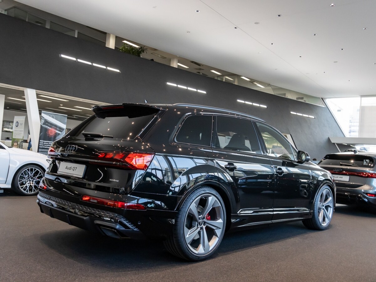 Image about Audi Q7 SUV S line 55 TFSI quattro tiptronic