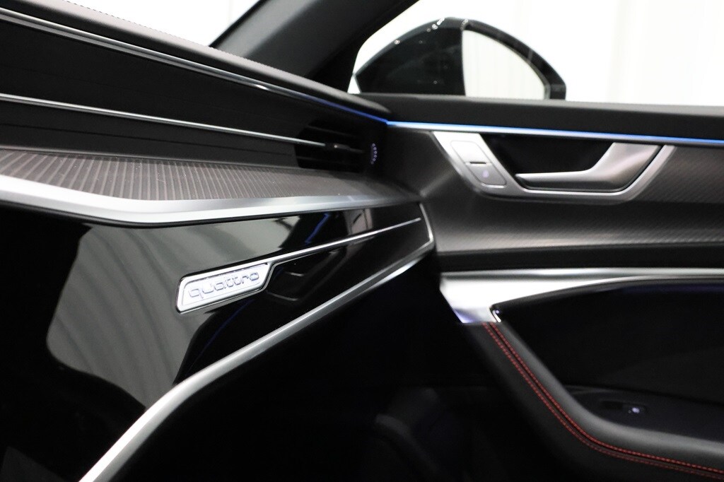 Bild som visar&nbsp;Audi RS 6 Avant&nbsp;RS 6 Avant performance 630 hk tiptronic - för mer information kontakta din Audi Partner