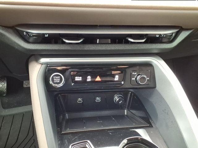 2025 Audi Q5 Premium - Photo 16