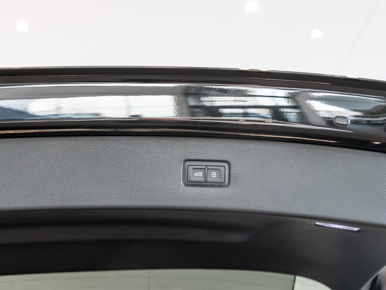 Image about Audi Q7 SUV S line 55 TFSI quattro tiptronic